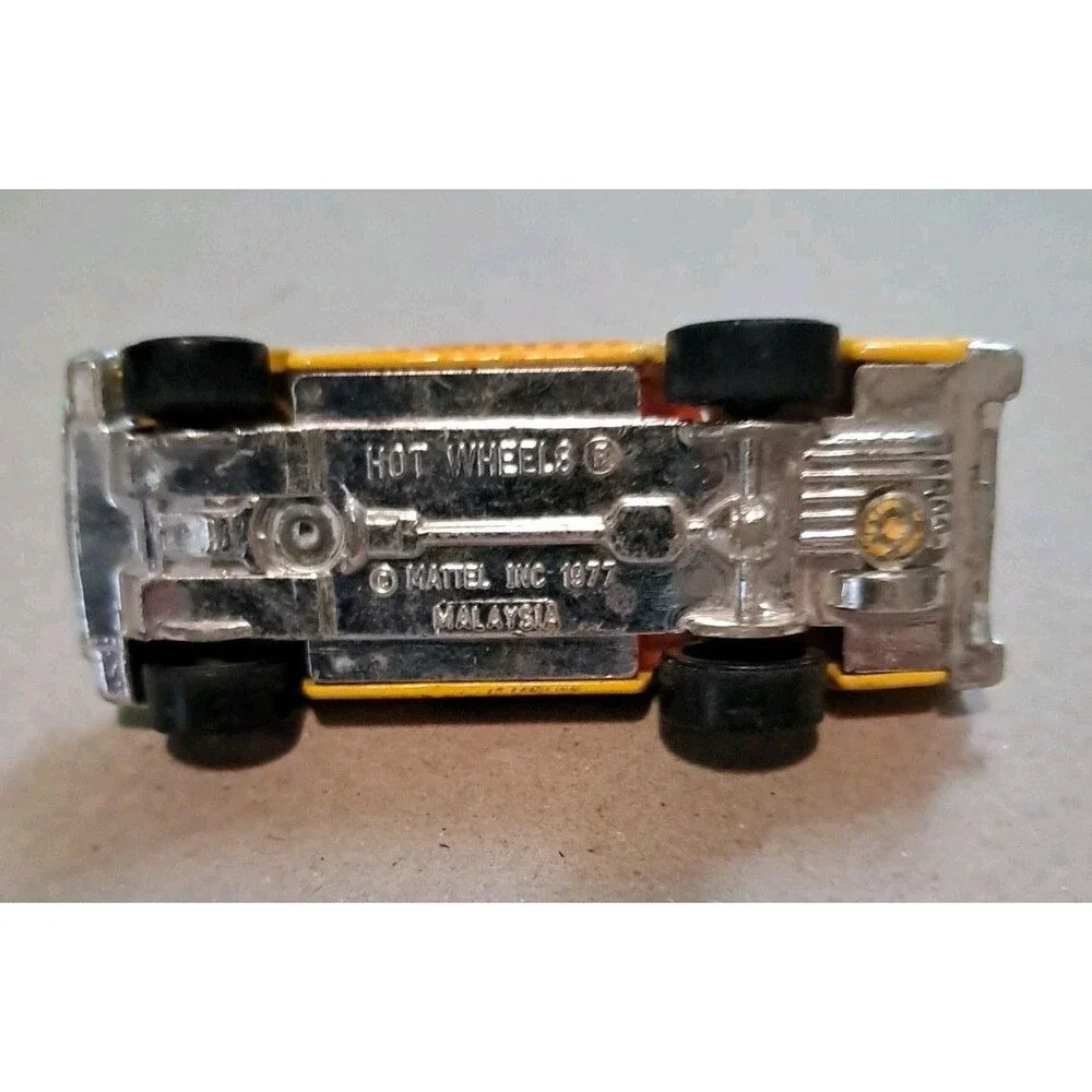 Hot Wheels '57 Ford T-Bird Tad's Taxi 1:64 Yellow Diecast Car 1977